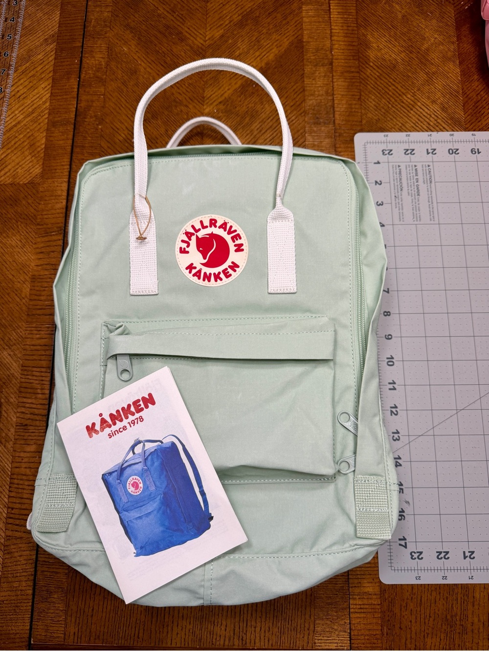 NWOT - Fjällräven Kanken Backpack - Durable Vinylon Fabric, Water-Resistant
